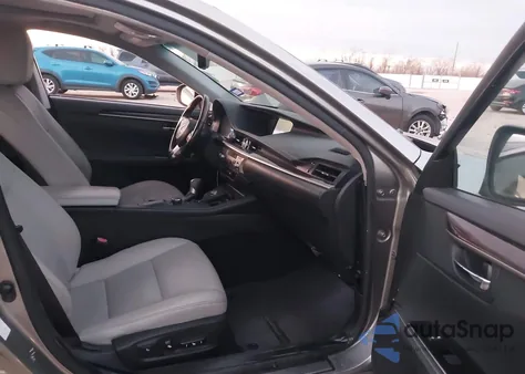 2016 Lexus Es 300H z USA, uszkodzony, nr VIN JTHBW1GG2G2109251